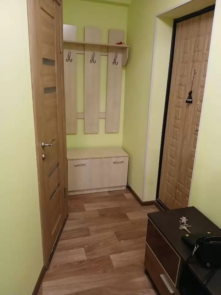 4499487-4