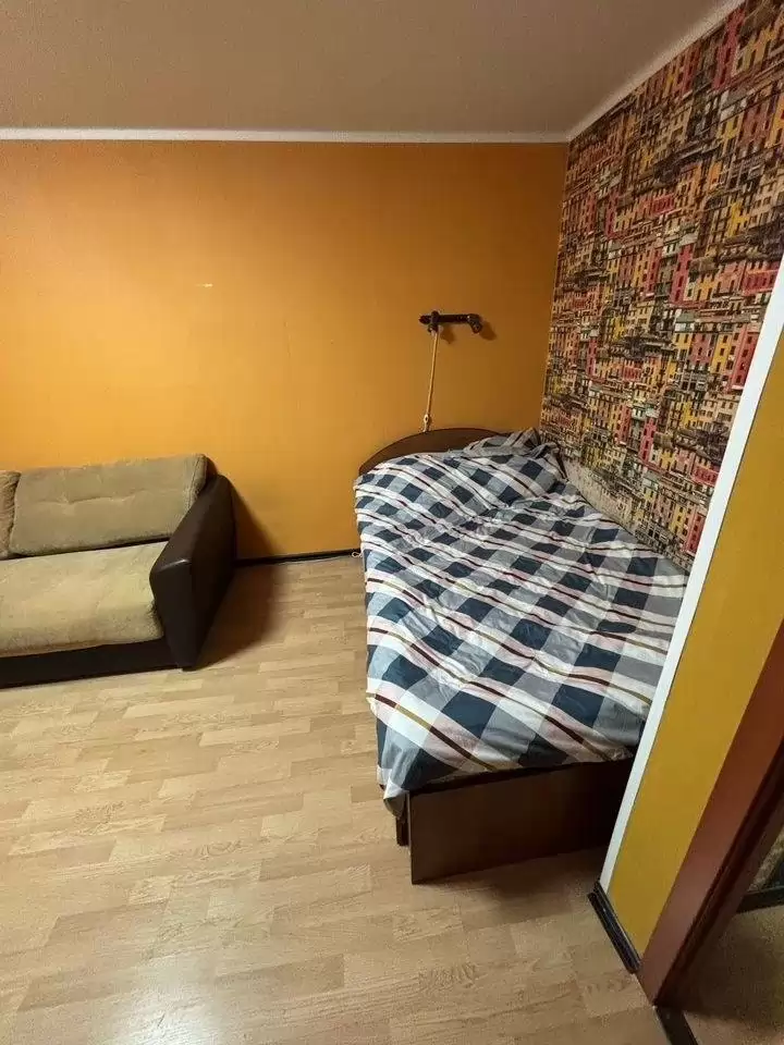 3954076-8