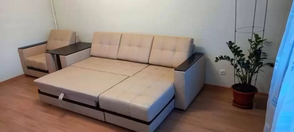 4057502-19