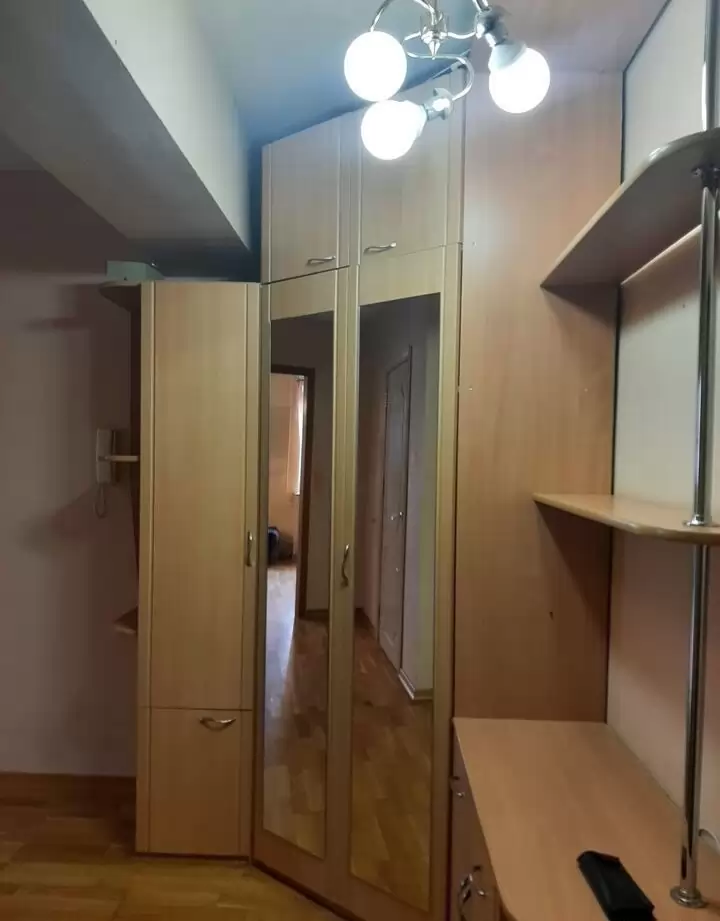 4351872-10