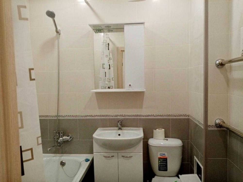 4249798-5