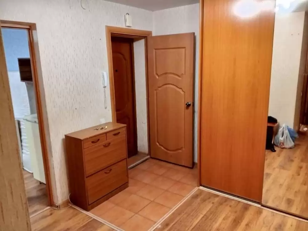 3995224-3