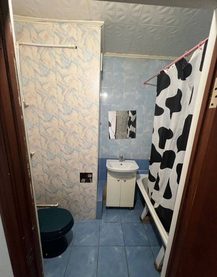 4257831-11