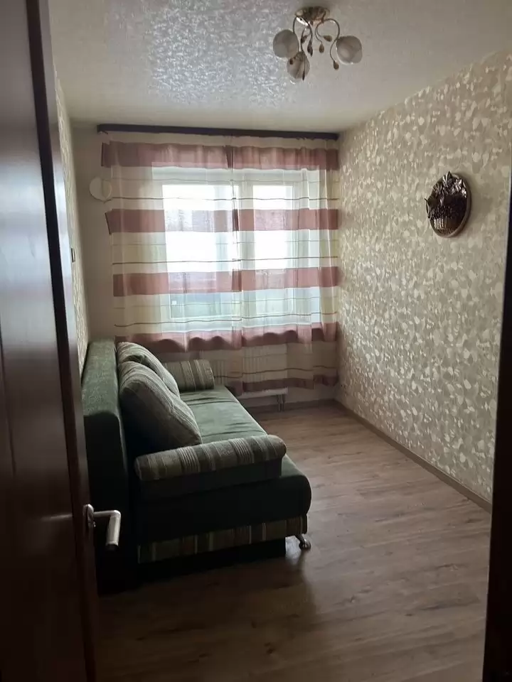 4568330-14