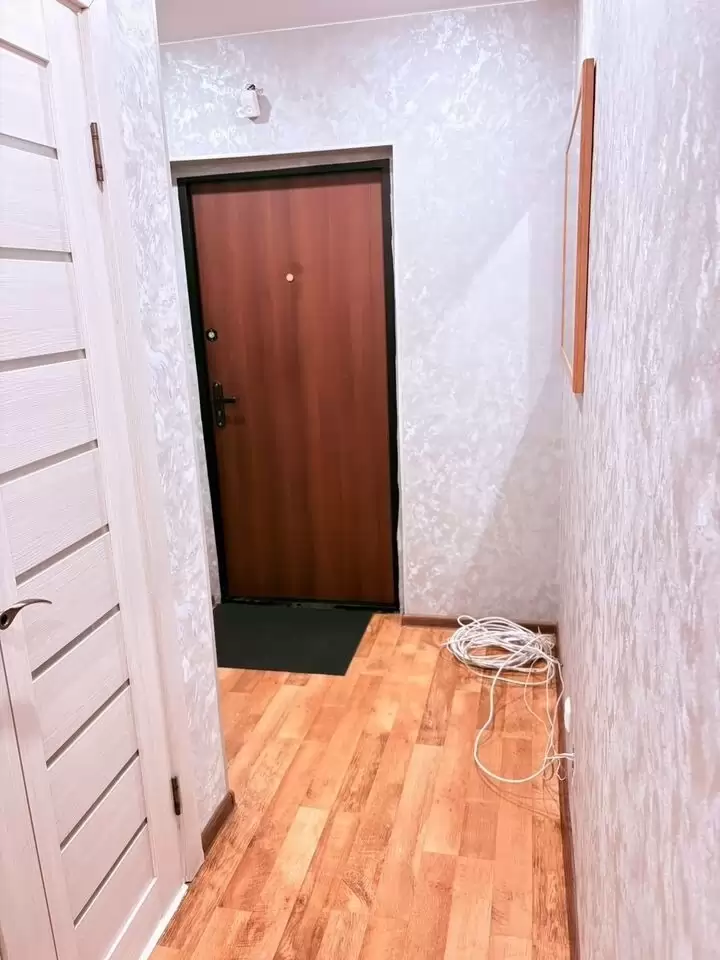 4389223-4