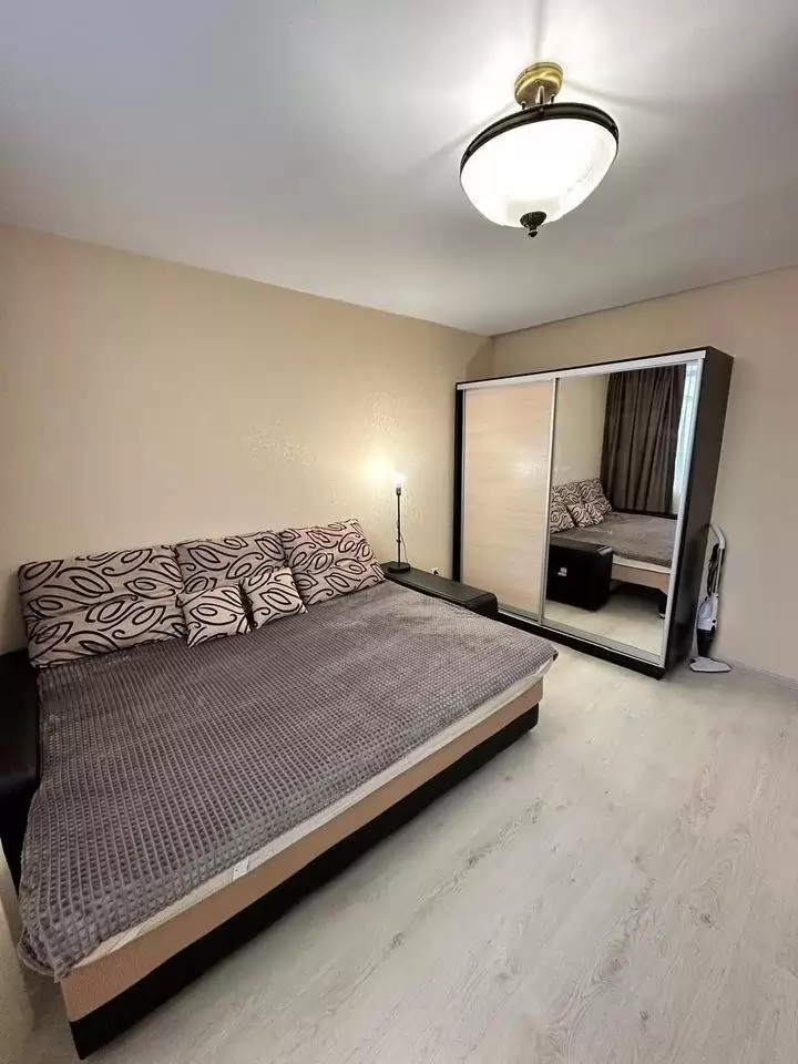 3038630-11