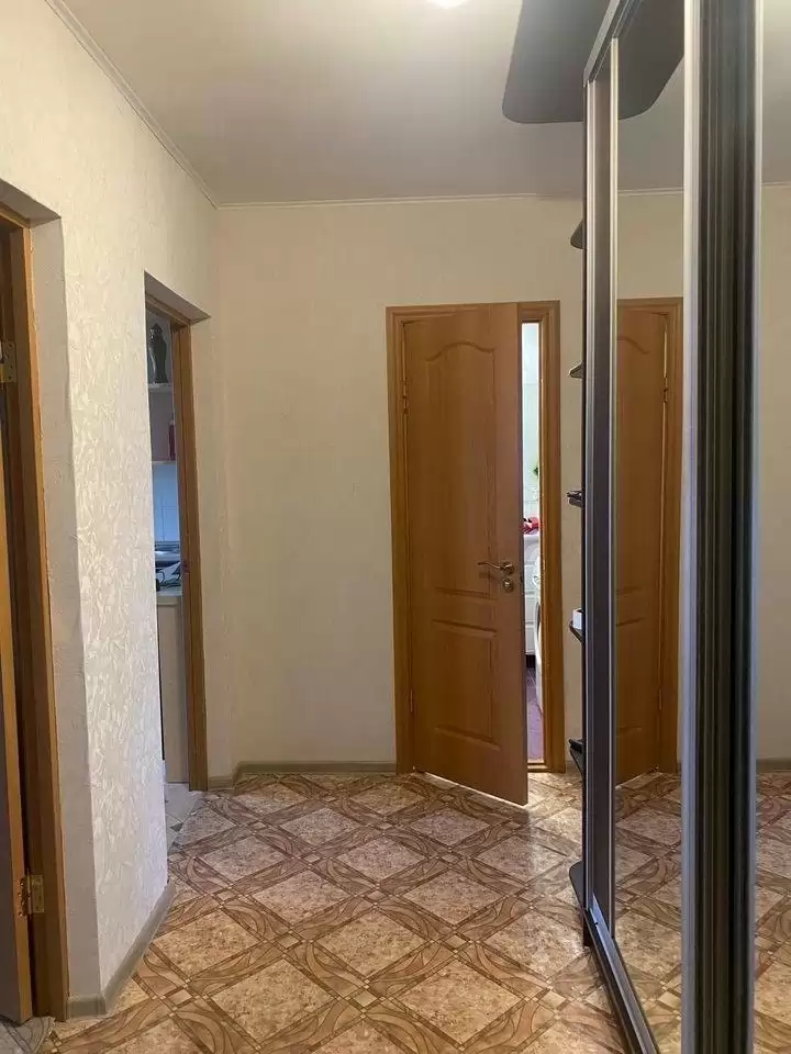 3932437-5