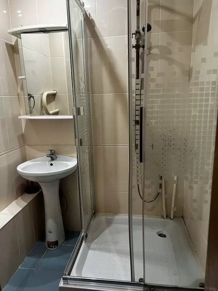 2565778-5