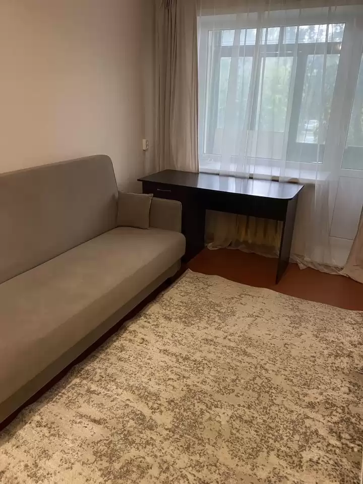 4386710-4