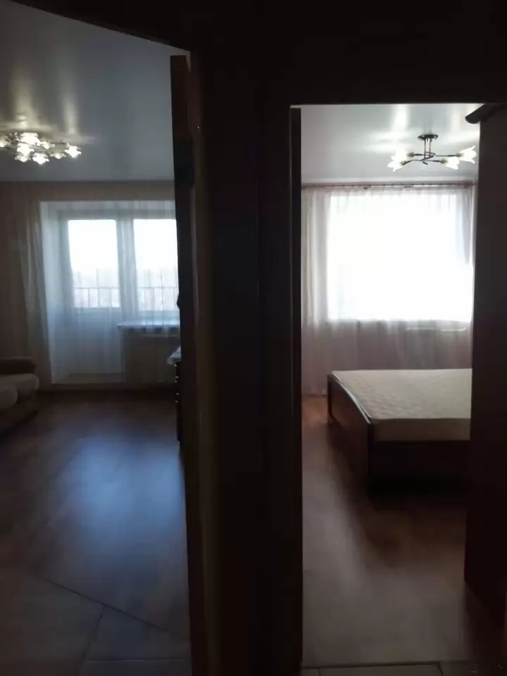 4386803-5