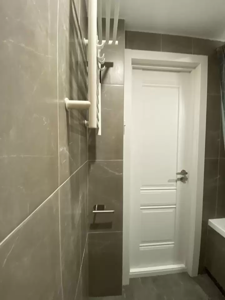4568812-9