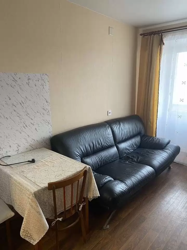 4053737-4