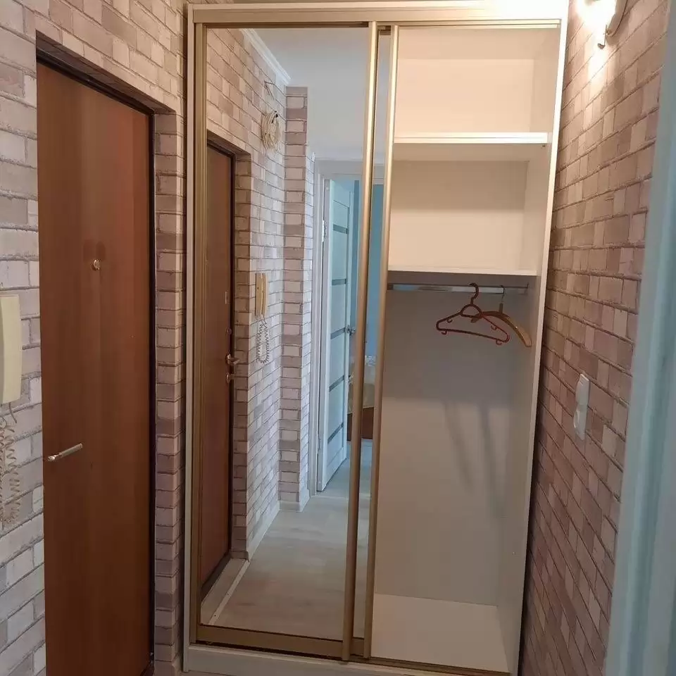 2536587-8