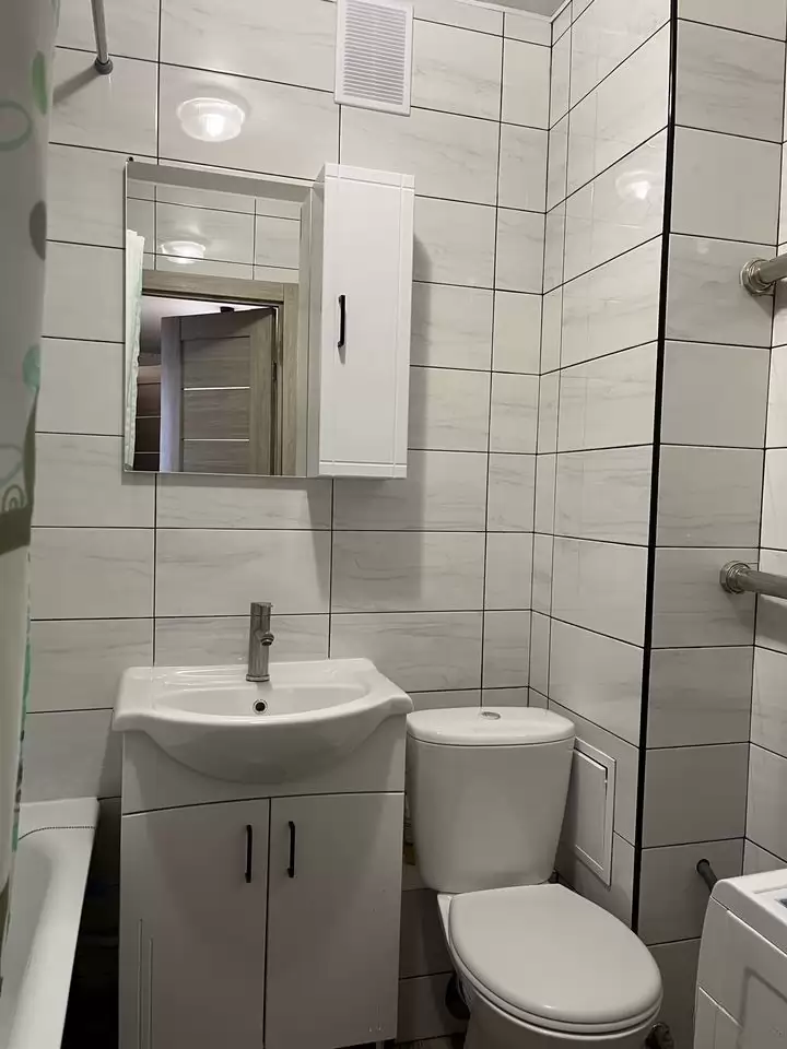 4576682-7