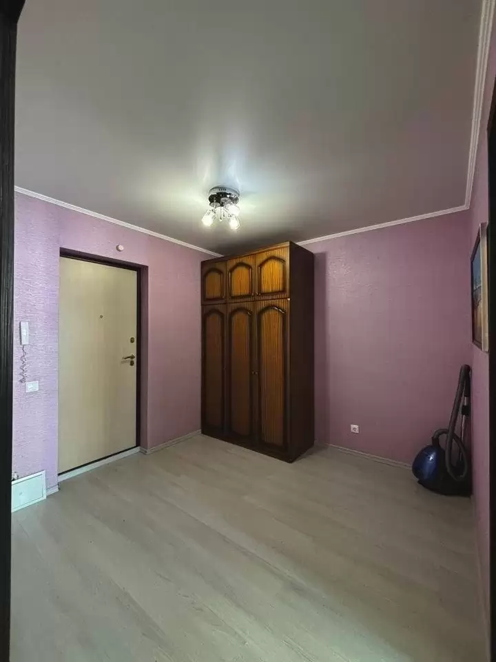 1668839-4