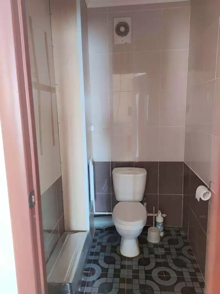 4257861-8