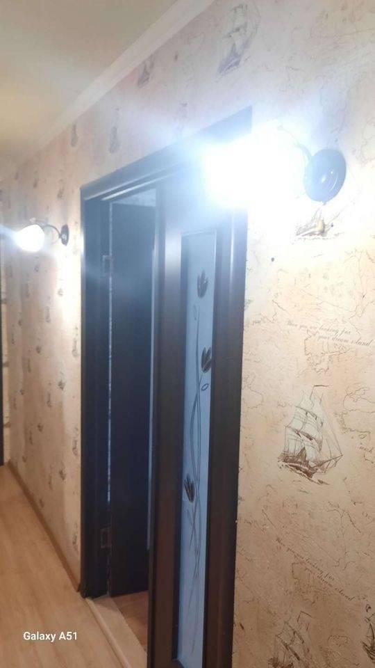 698778-2