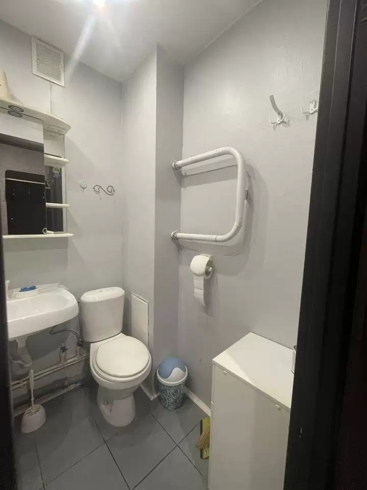 858690-7