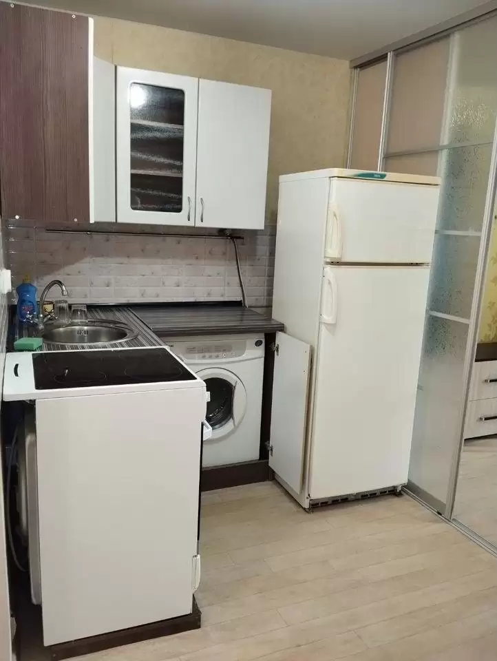 2217689-4