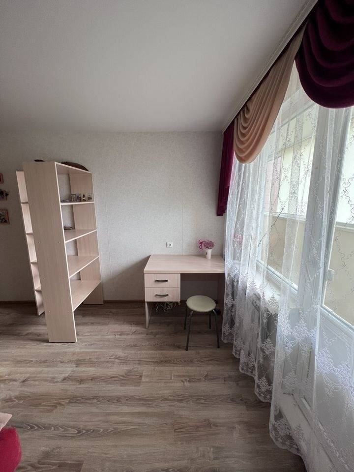 1838560-4