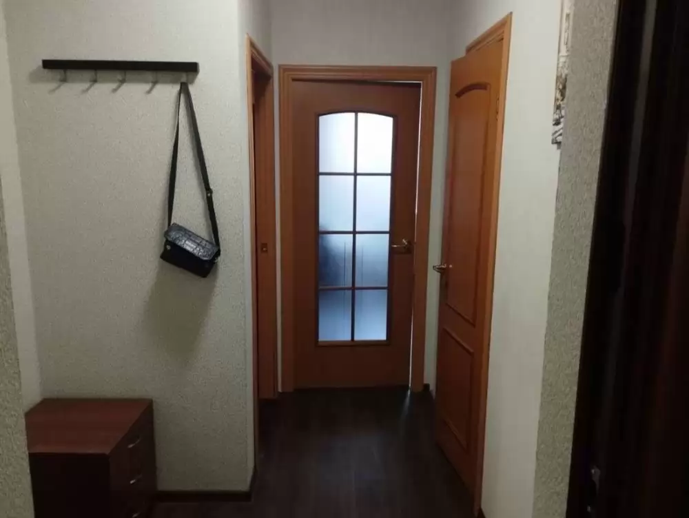 1839823-8