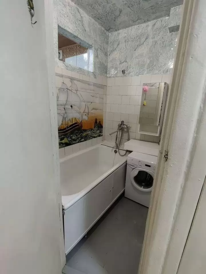 3946293-16