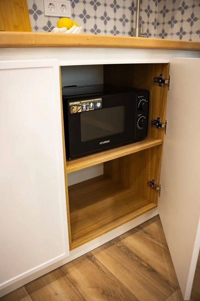 3033873-9