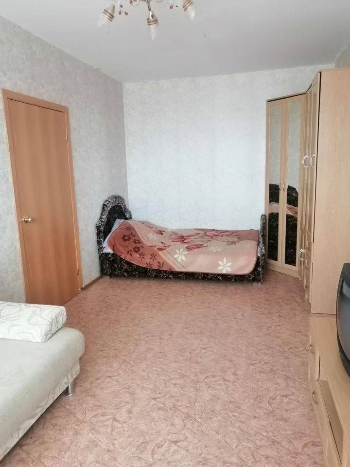 3076958-9