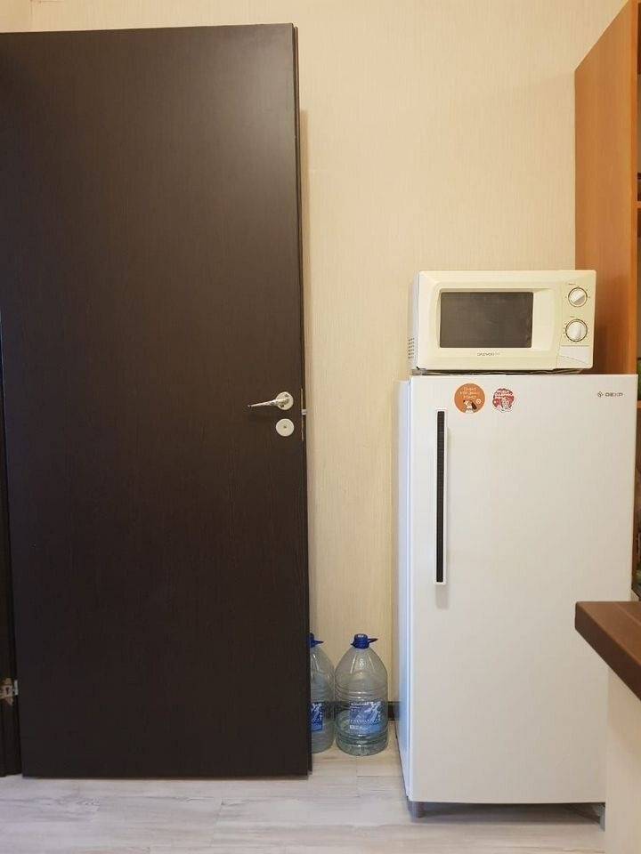 3085208-7