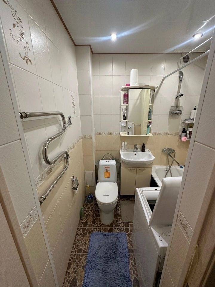 3111658-3
