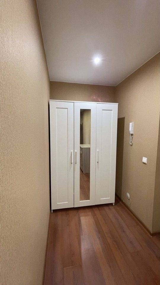 3209796-4