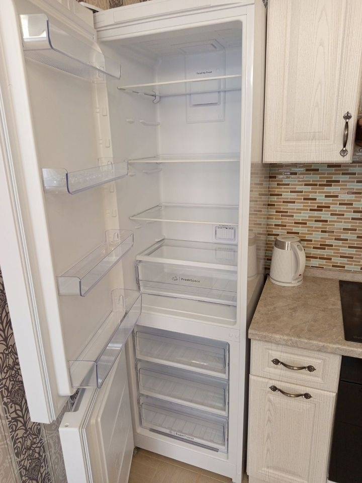 3268718-8