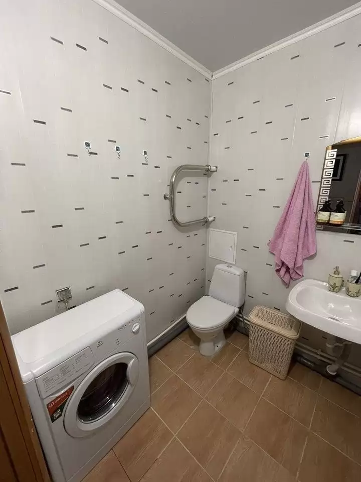 3370885-5 (1)