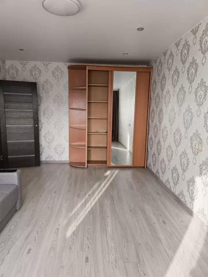 3587335-12