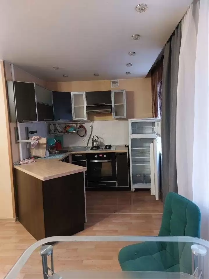 3696497-4