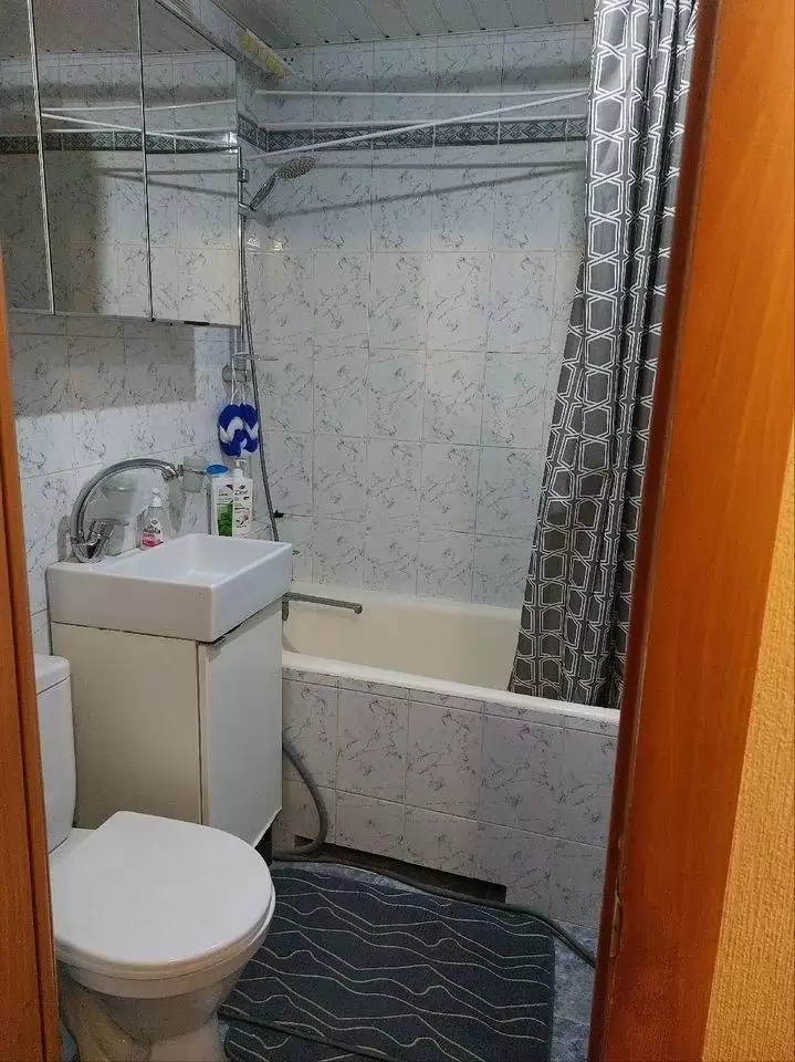 3696497-6
