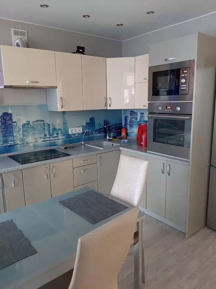 и