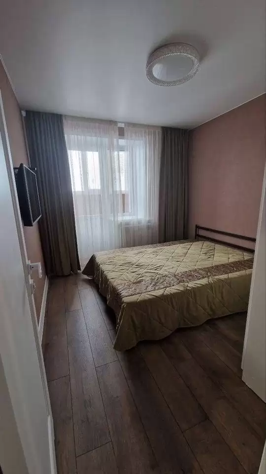 3925631-4