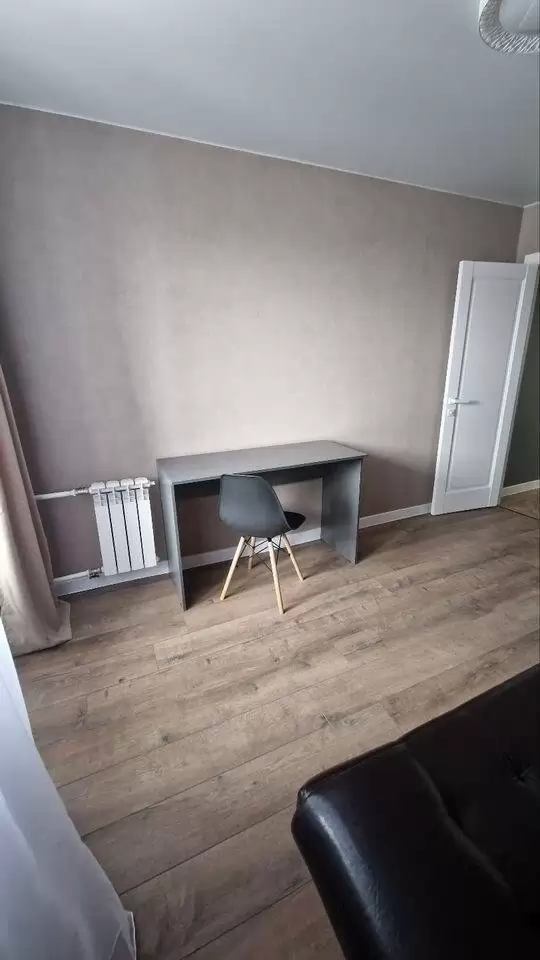 3925631-9