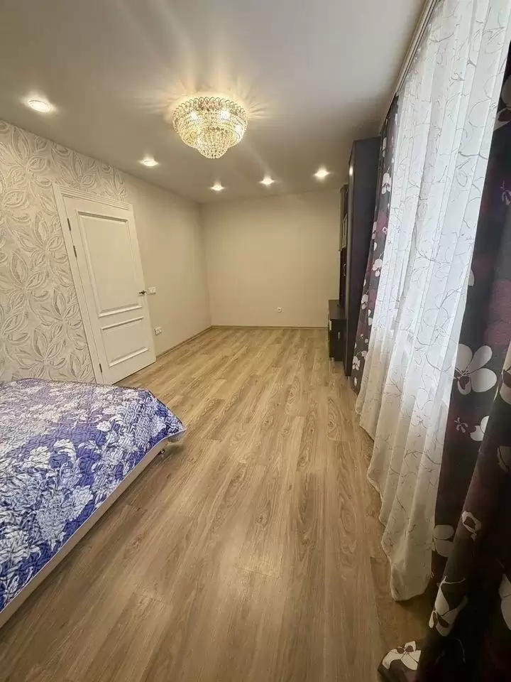 3937196-17