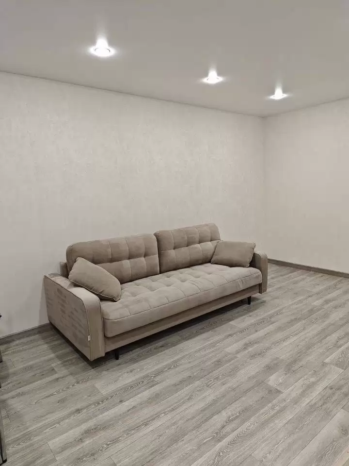 3957246-3