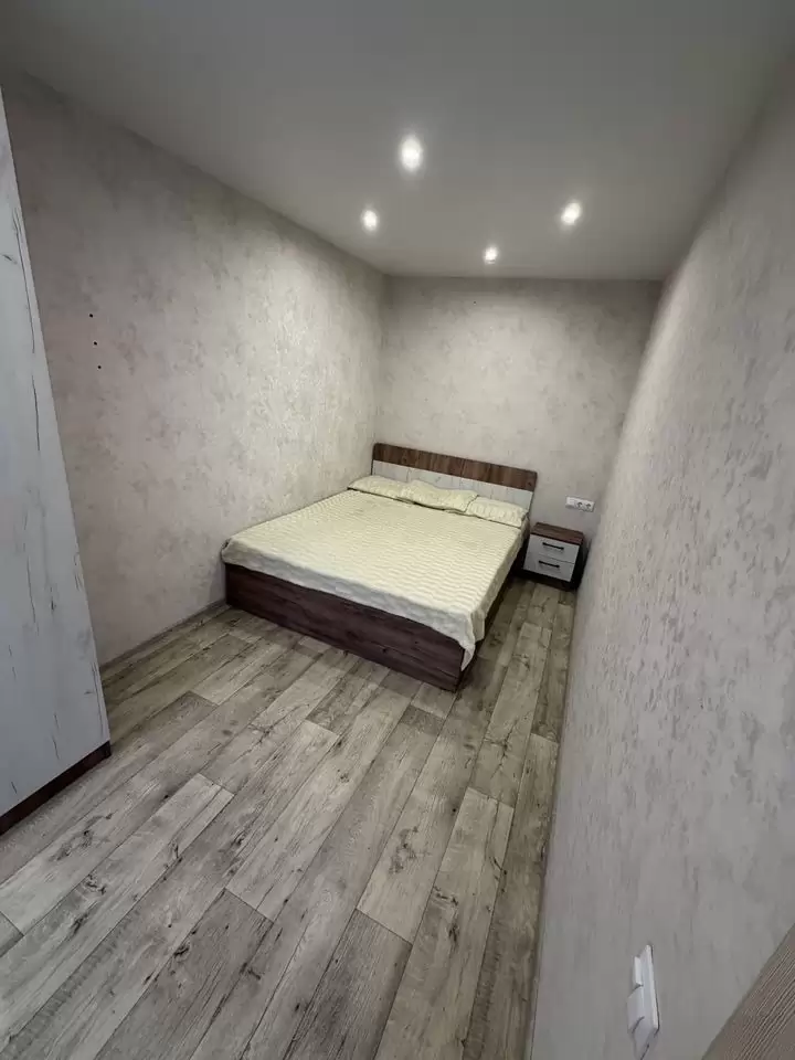 4477322-10