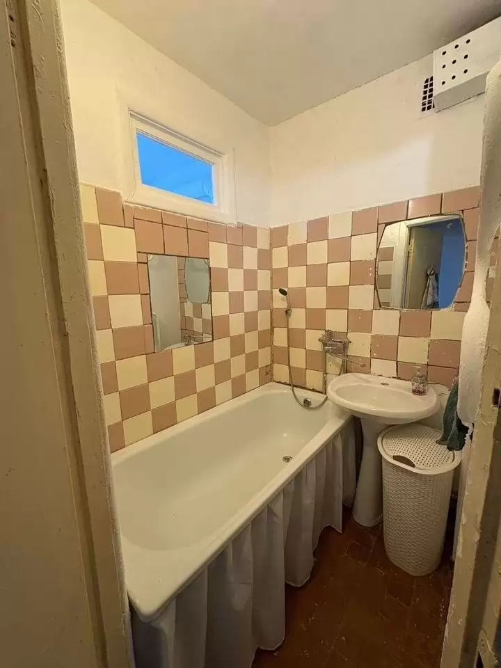 4075631-8