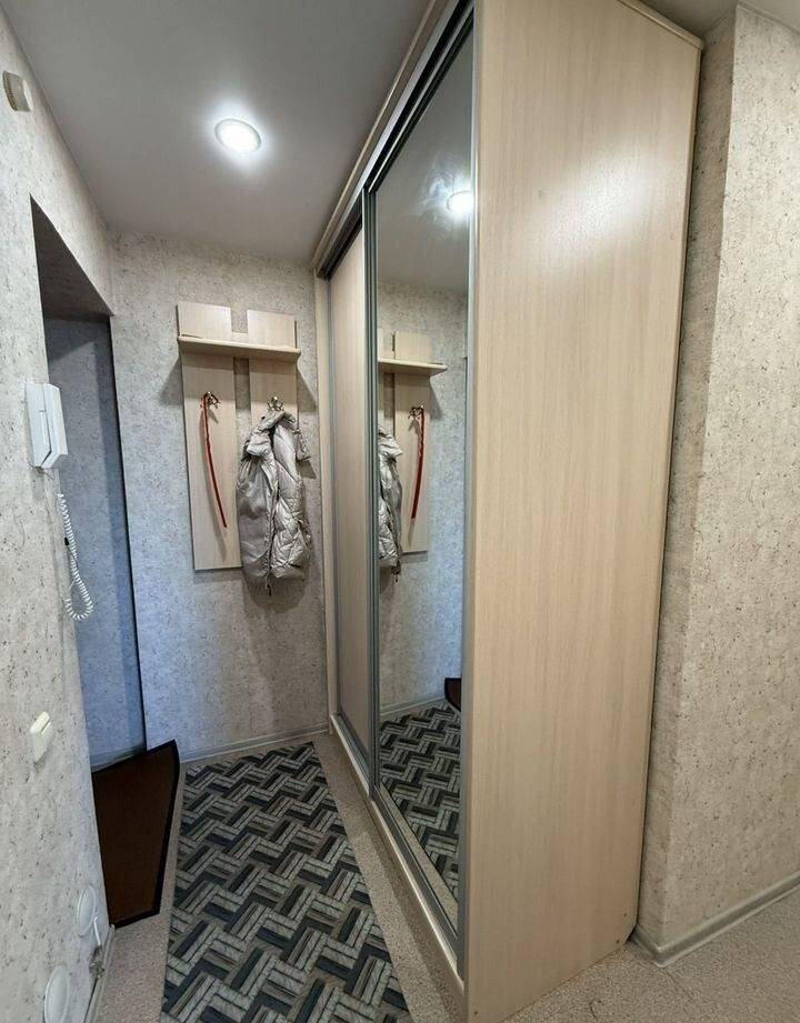 4147437-7