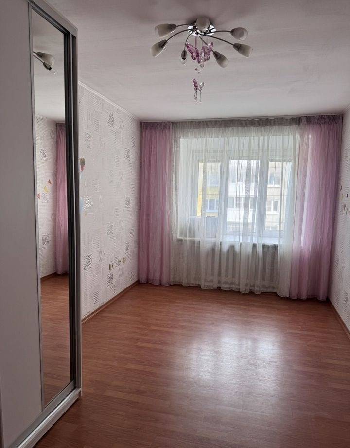4228666-10