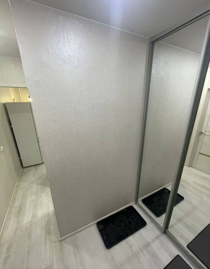 4268901-4