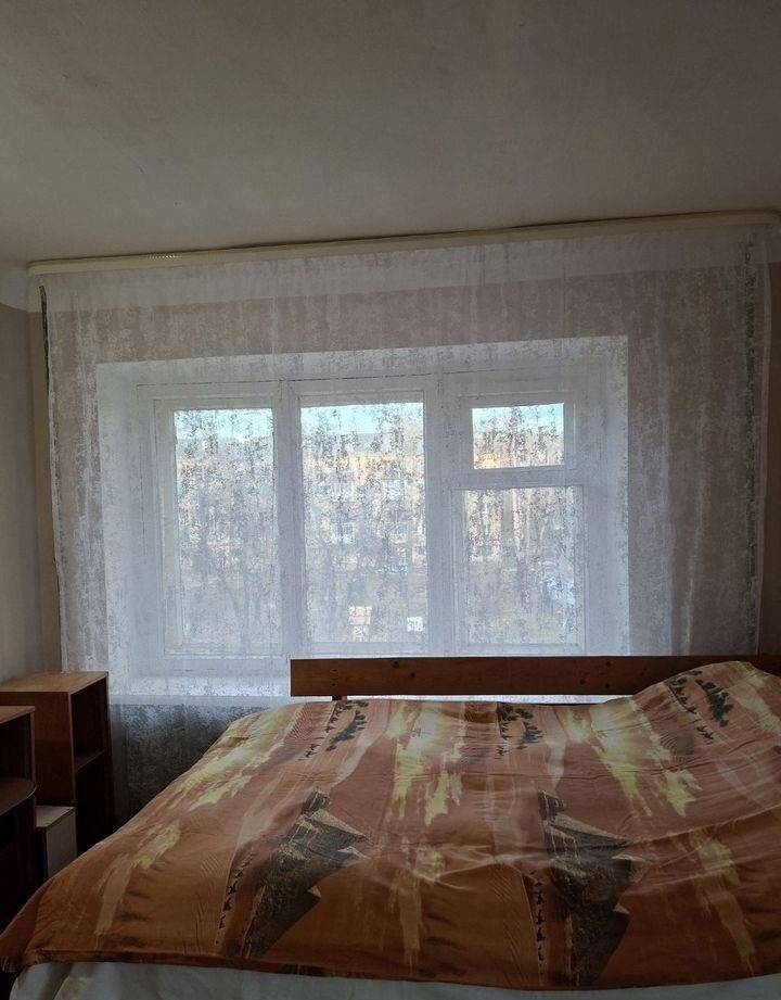 4279748-4