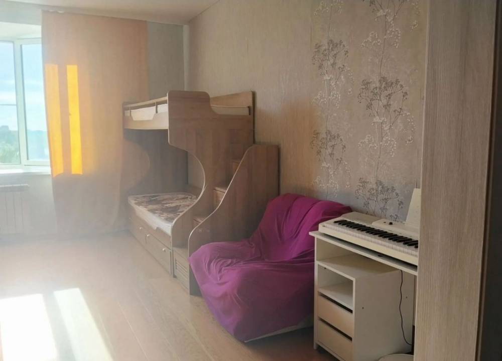 4318563-2