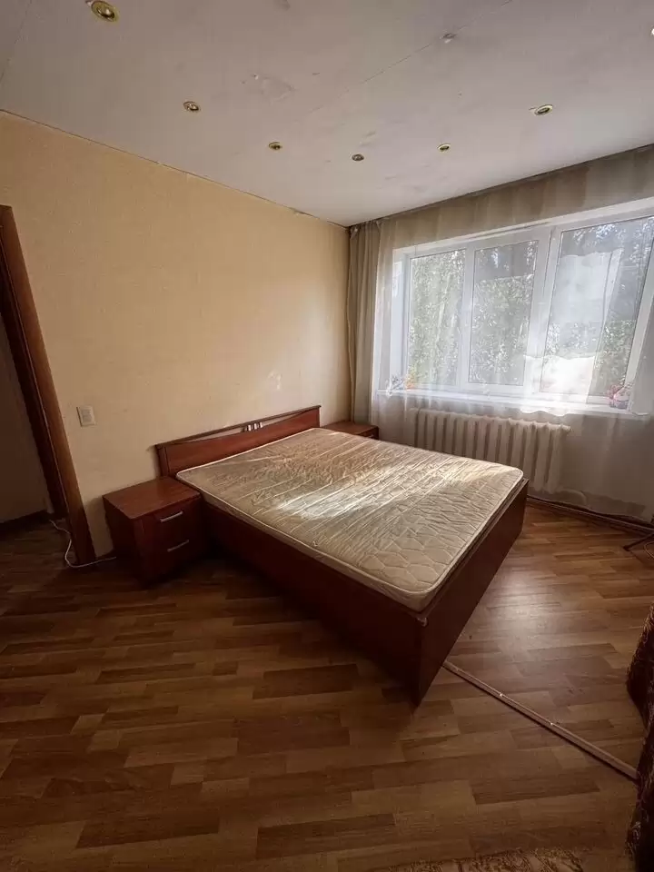 4387885-6