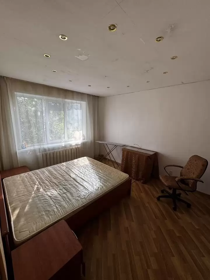 4387885-7